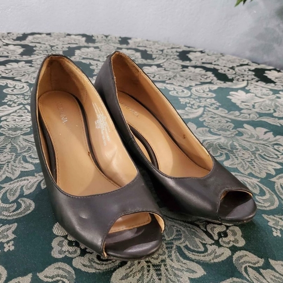 Merona Womans 5½ Black Faux Leather Peep Toe Wedge Heel Pumps Classic - Picture 6 of 9